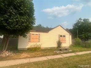 1373 Wells Street, Burton, MI 48529 photo 3