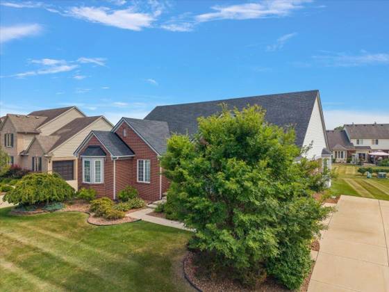 48973 Woodson Way, Canton, MI 48187 photo 2