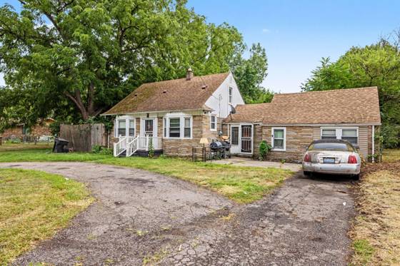 23071 Chippewa Street, Detroit, MI 48219 photo 2