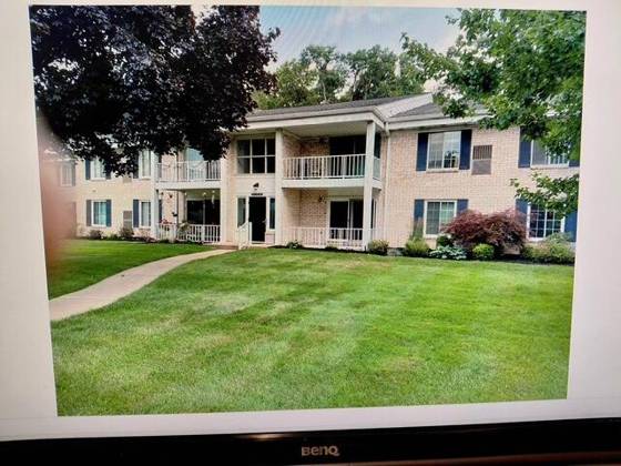 35980 Ann Arbor Trail #215, Livonia, MI 48150 photo 2