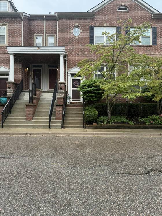 16896 Farmington Road, Livonia, MI 48154 photo 2