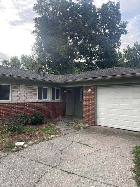 23484 Larkshire Street, Farmington Hills, MI 48336 photo 2