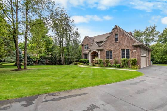 8061 Pine Ridge Court, Northville, MI 48168 photo 5