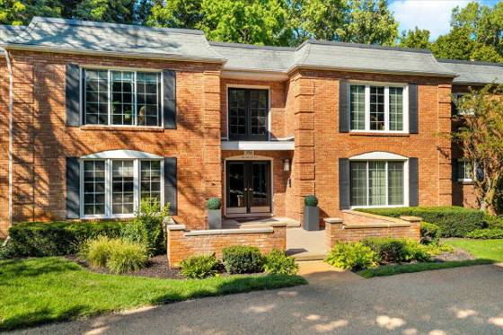 1750 Tiverton Road, Bloomfield Hills, MI 48304 photo 2