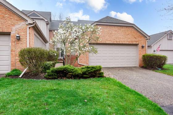 37834 Siena Drive, Farmington Hills, MI 48331 photo 2