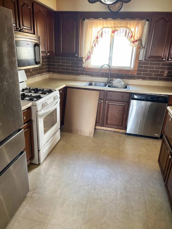 145 N Isabelle Avenue, Kimball, MI 48074 photo 3