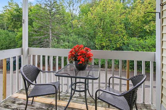 2231 S Huron Parkway, Ann Arbor, MI 48104 photo 4