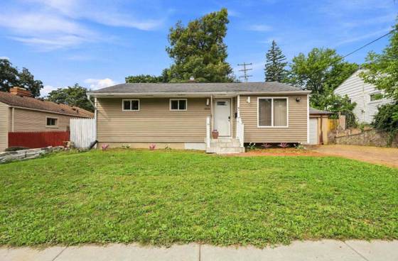 3814 Cherokee Avenue, Flint, MI 48507 photo 2