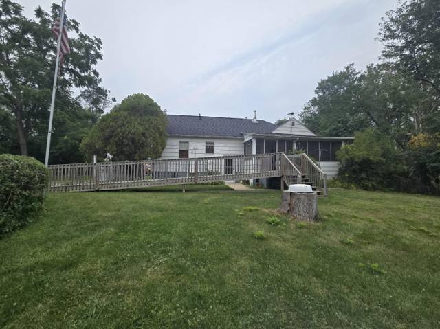 30321 W Jefferson Avenue, Gibraltar, MI