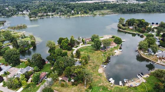 7436 Oak Bay Drive, White Lake, MI 48383 photo 2