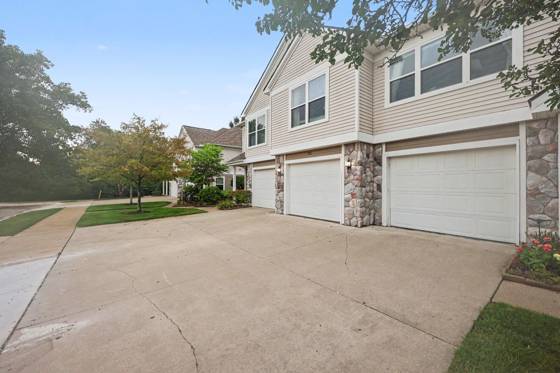 743 Creekstone Lane, Chelsea, MI 48118 photo 4