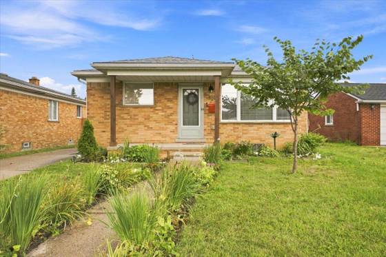 6518 Fenton Street, Dearborn Heights, MI 48127 photo 2