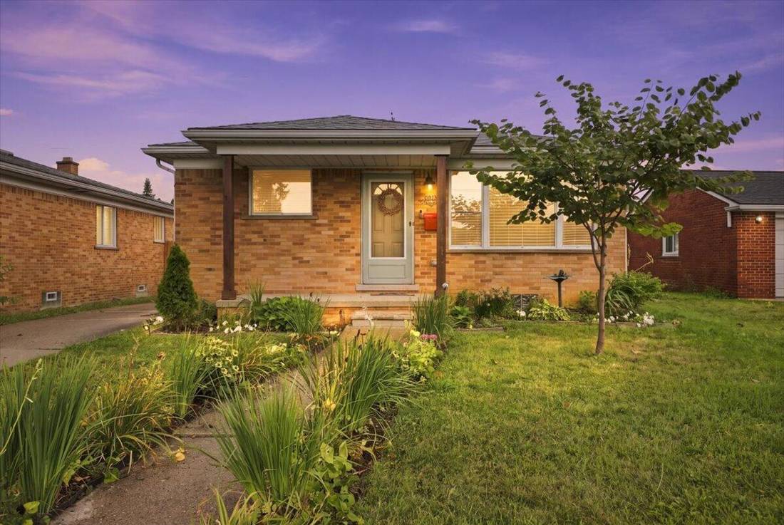 6518 Fenton Street, Dearborn Heights, MI 48127