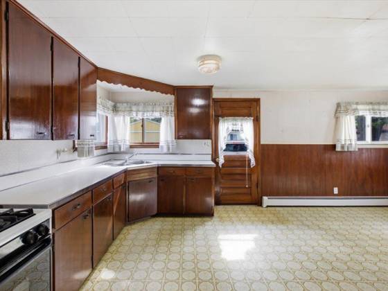 124 N Park Drive, Algonac, MI 48001 photo 5