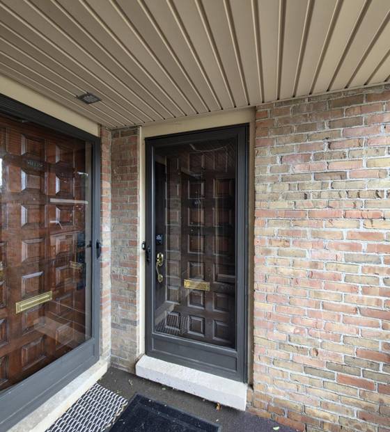 18233 University Park Drive, Livonia, MI 48152 photo 2