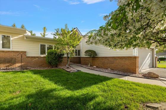 35052 Meadow Lane, Farmington Hills, MI 48335 photo 3