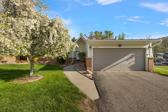 35052 Meadow Lane, Farmington Hills, MI 48335 photo 2