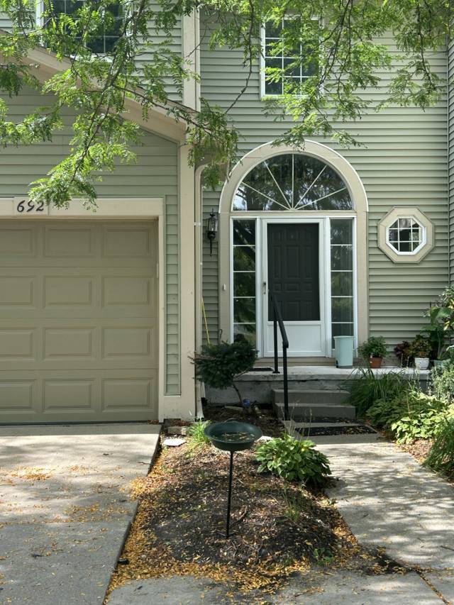 692 Liberty Pointe Drive, Ann Arbor, MI