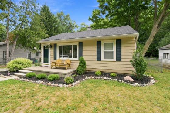 21484 Power Road, Farmington Hills, MI 48336 photo 2