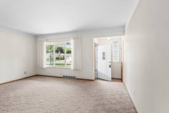 8921 Ardel Drive, Sterling Heights, MI 48314 photo 3