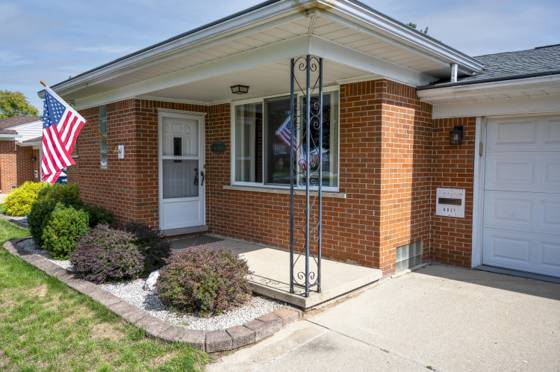 8921 Ardel Drive, Sterling Heights, MI 48314 photo 2