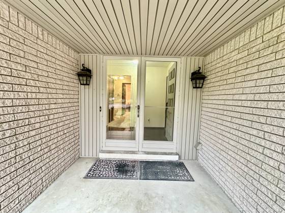 18975 Bainbridge Avenue, Livonia, MI 48152 photo 3