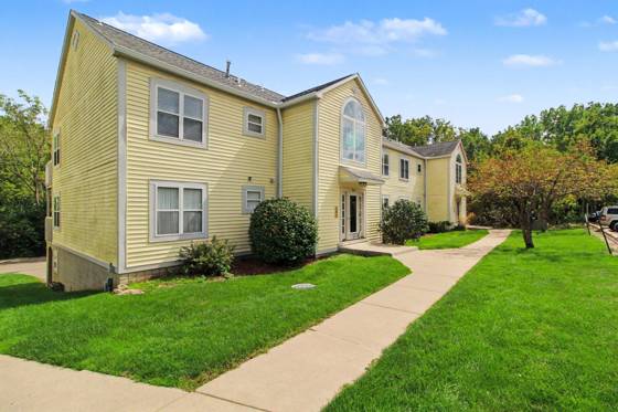 2241 S Huron Parkway, Ann Arbor, MI 48104 photo 2