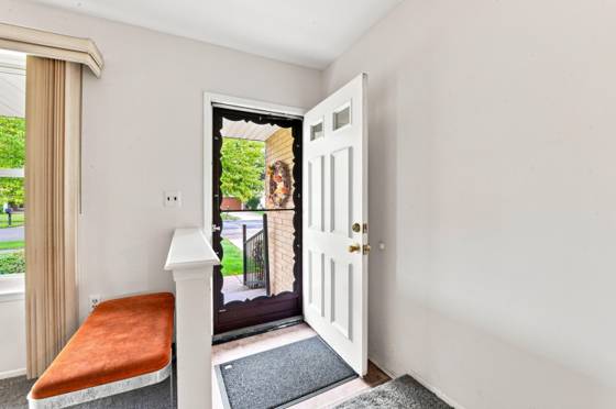 29253 Perth Street, Livonia, MI 48154 photo 4