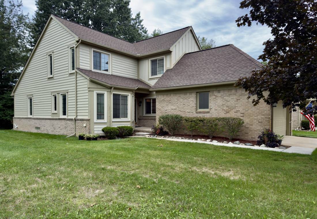741 Red Maple Lane, Wixom, MI 48393