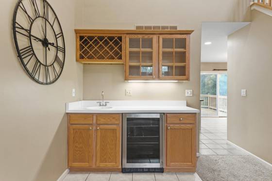 7403 Pine Creek Trail, Waterford, MI 48327 photo 5