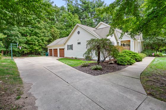 4861 Hidden Hills Circle, Howell, MI 48855 photo 4