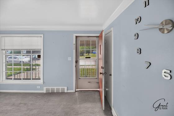 21000 La Salle Boulevard, Warren, MI 48089 photo 2