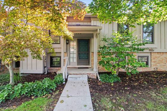 2206 Rivenoak Court, Ann Arbor, MI 48103 photo 3