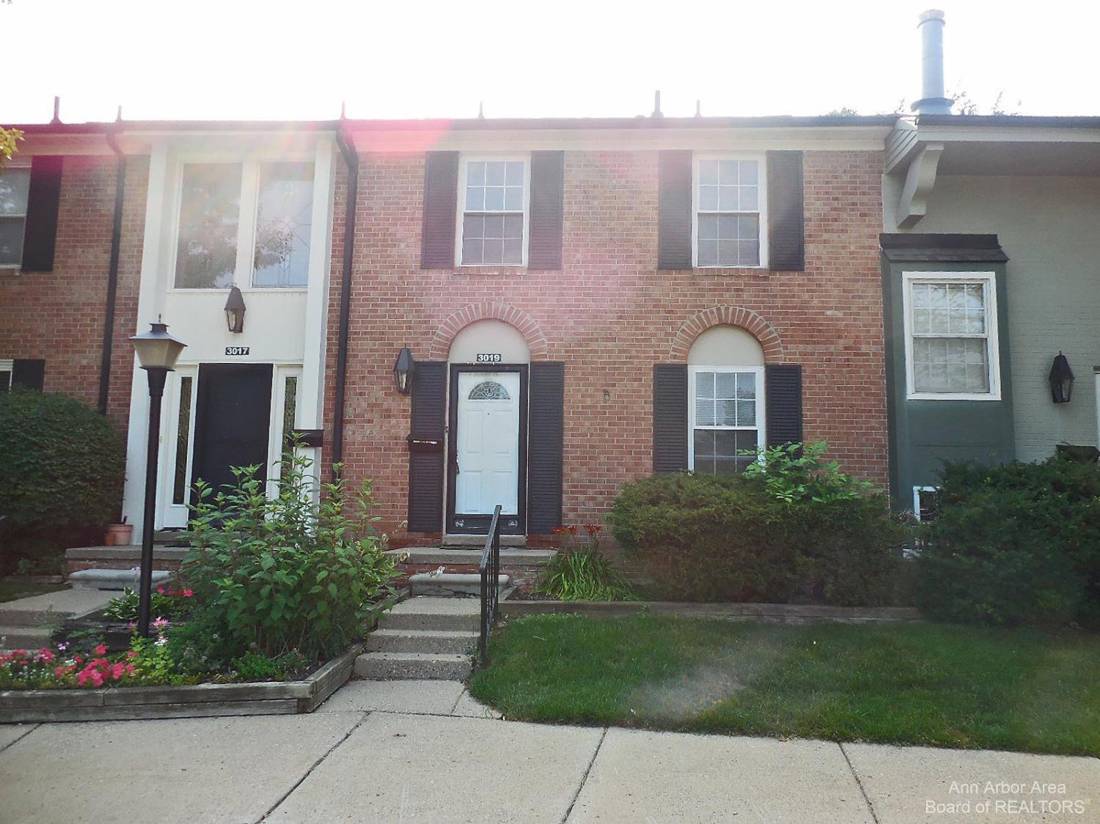 3019 Bolgos Circle, Ann Arbor, MI 48105