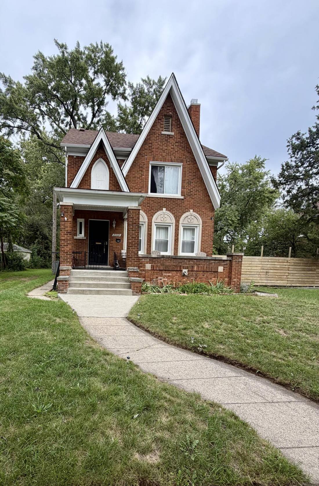 18988 Pennington Drive, Detroit, MI 48221