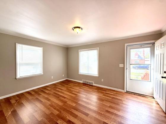 15860 Lexington, Redford, MI 48239 photo 3