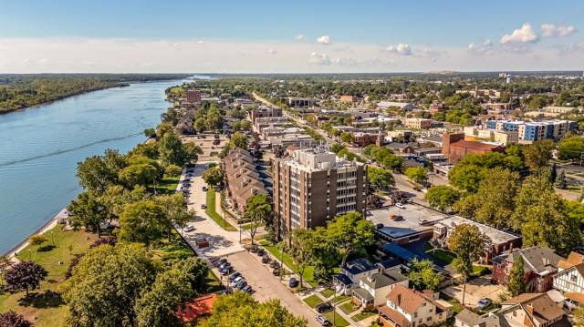 20 Chestnut #403 & 404, Wyandotte, MI