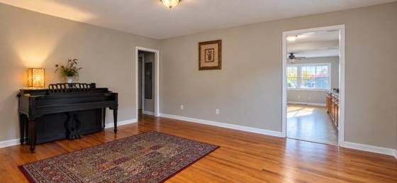 9994 E Clements Circle, Livonia, MI 48150 photo 2