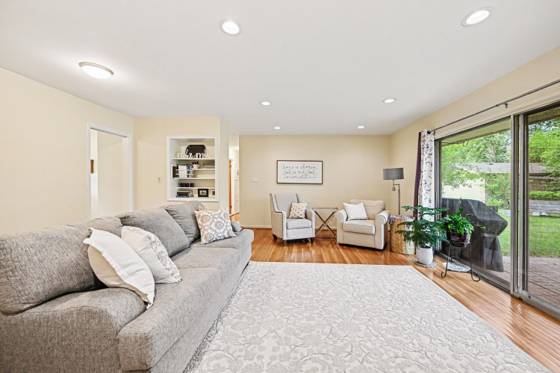 29567 Chelmsford Road, Southfield, MI 48076 photo 3