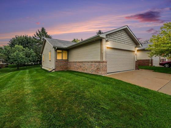 905 Moore Drive, Chelsea, MI 48118 photo 2