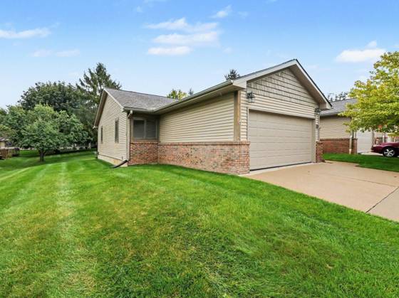 905 Moore Drive, Chelsea, MI 48118 photo 3