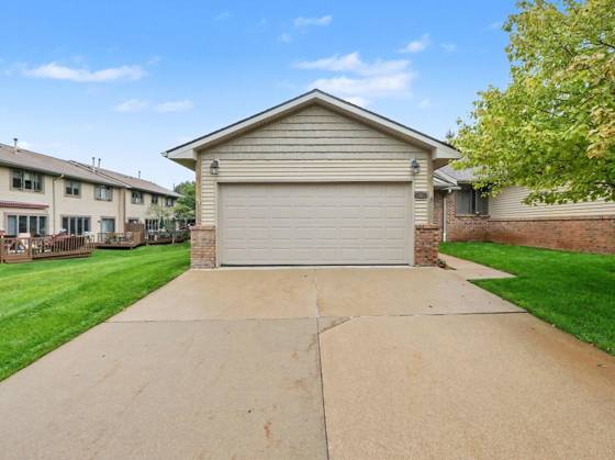 905 Moore Drive, Chelsea, MI 48118 photo 4