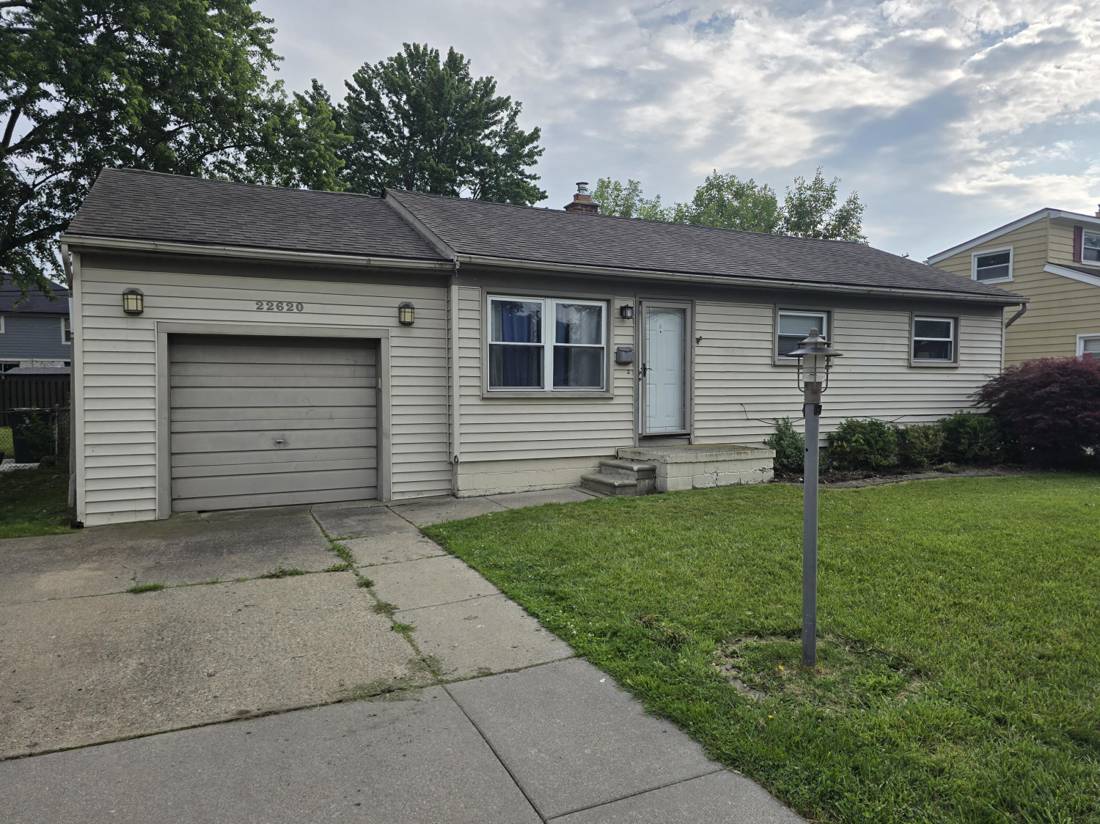 22620 Stephens Street, Saint Clair Shores, MI 48080