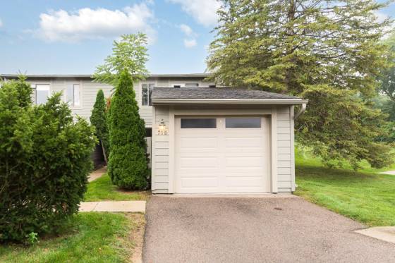 718 Watersedge Drive, Ann Arbor, MI 48105 photo 2
