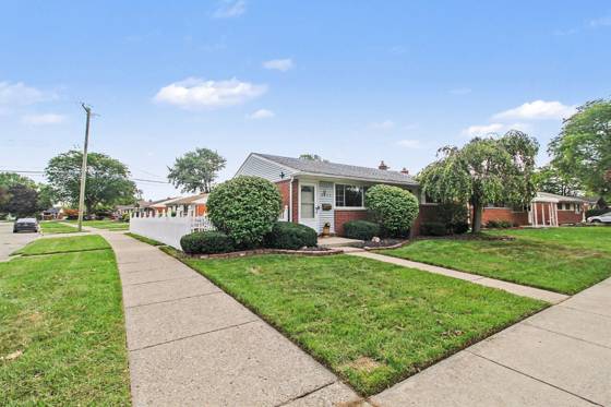 8452 Liberty Boulevard, Westland, MI 48185 photo 2