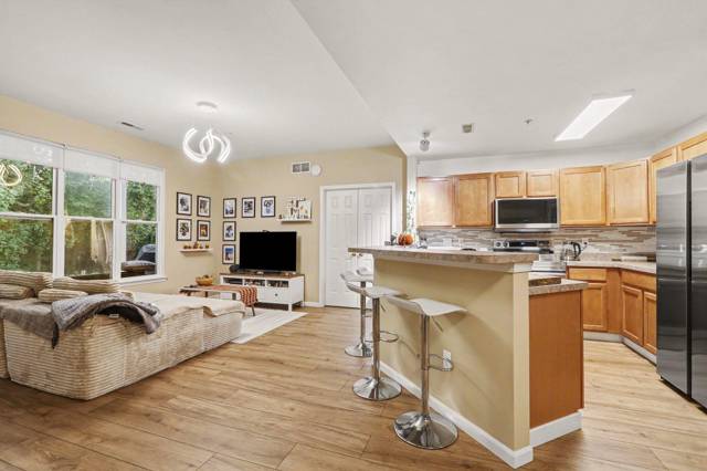 8181 Autumn Woods Trail, Ypsilanti, MI