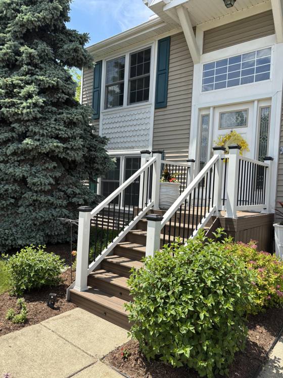 558 Thornhill Court, Belleville, MI 48111 photo 2