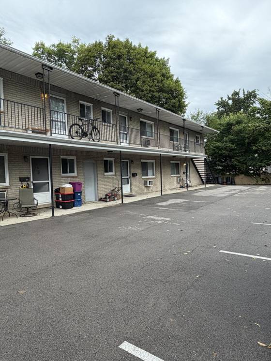 75 S Liberty Street, Belleville, MI 48111 photo 4