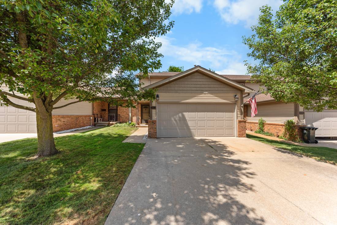 908 Moore Drive, Chelsea, MI 48118