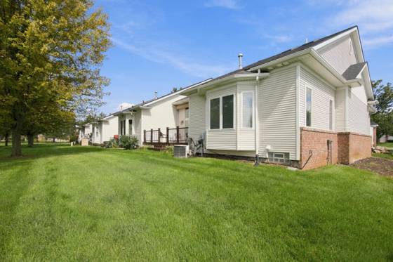 10176 Clarkshire Court, South Lyon, MI 48178 photo 2